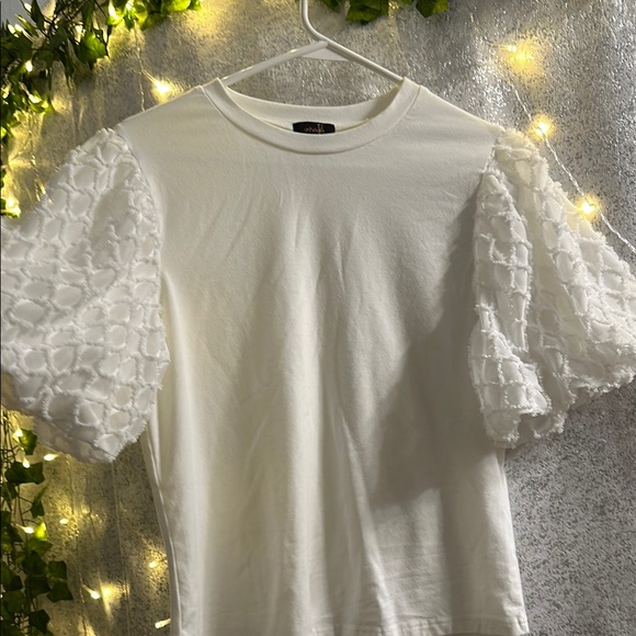 Ontwelfth White Puff Sleeve Ruffled T-Shirt - Picture 5 of 6
